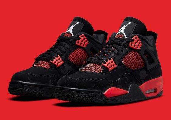 AIR JORDAN 4 RETRO "RED THUNDER