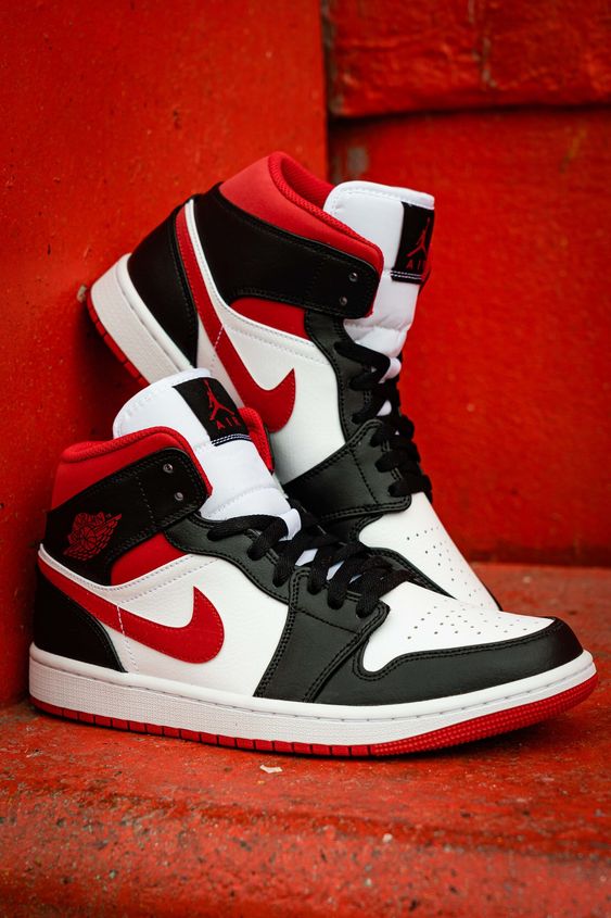 Air Jordan 1 Mid "Metallic Red" sneakers