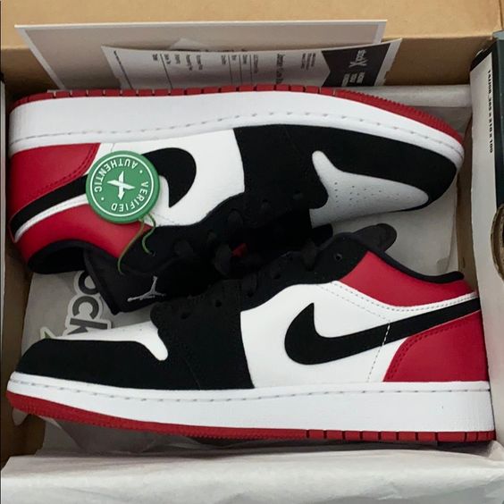 Air Jordan 1 Low "Bred Toe" sneakers